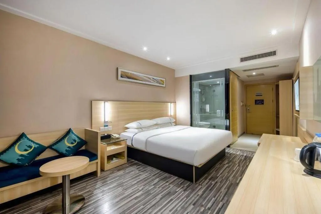 Bed in City Comfort Inn Guangzhou Renhe Metro Station Huatong Plaza