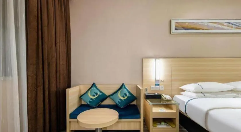 Bed in City Comfort Inn Guangzhou Renhe Metro Station Huatong Plaza