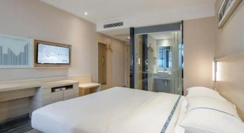 Bed in City Comfort Inn Guangzhou Renhe Metro Station Huatong Plaza