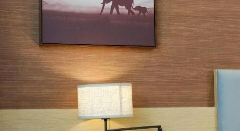 JTOUR Inn Yulin Railway Station Industrial Products Market