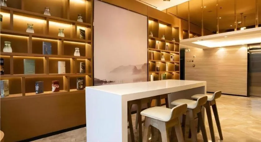 JTOUR Inn Yulin Railway Station Industrial Products Market