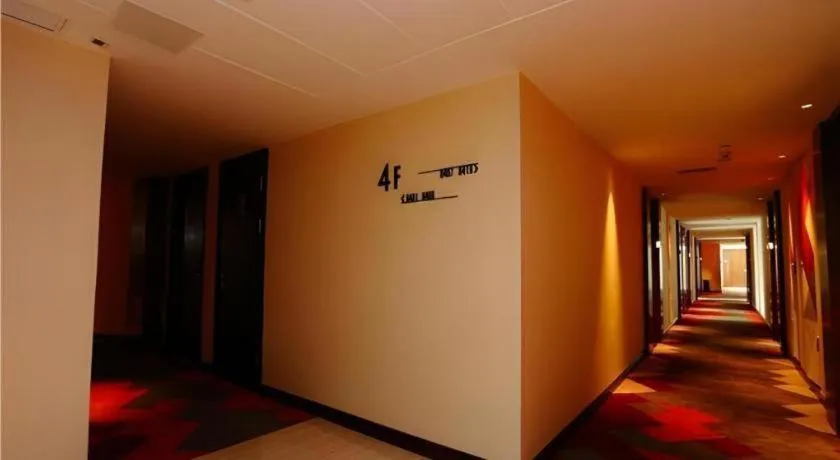 Borrman Hotel Zhongxiang Railway Station Mochou Village