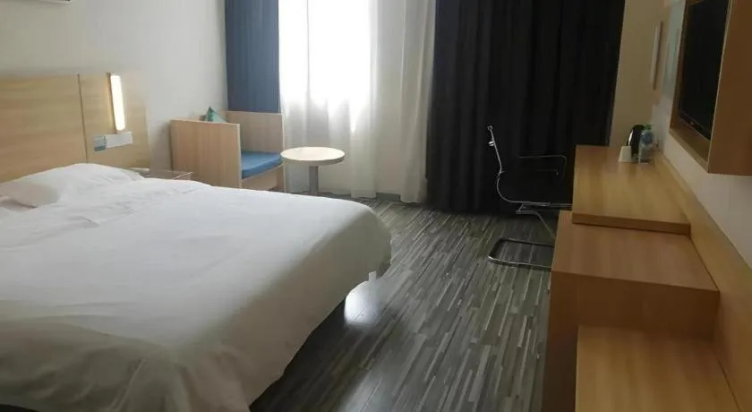 Bed in City Comfort Inn Wuhan Pangxiejia Metro Station