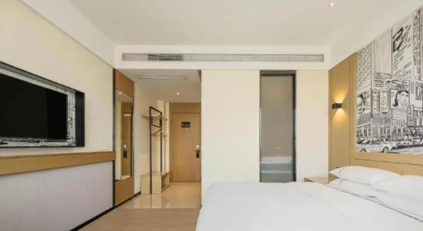 Bed in City Comfort Inn Guangzhou Liwan Zengjiao Jushu Metro Station