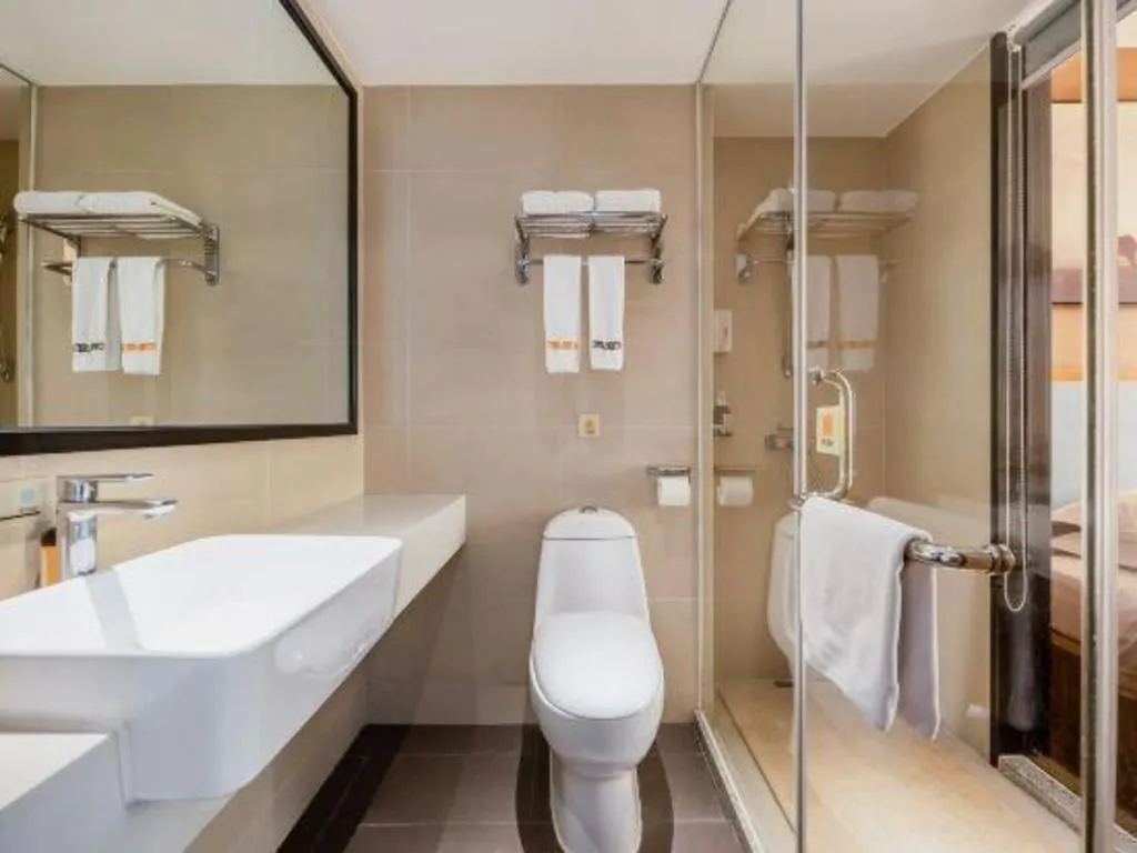 JTOUR Inn Guigang Life Port High-speed Railway Station