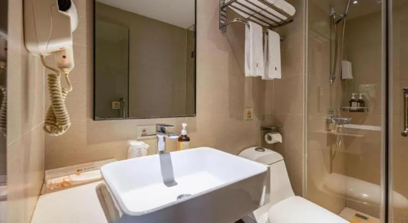 JTOUR Inn Guigang Life Port High-speed Railway Station