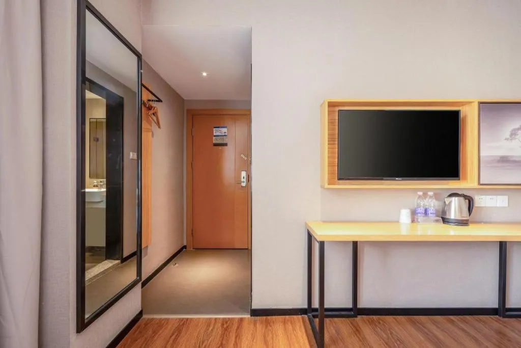 JTOUR Inn Guigang Life Port High-speed Railway Station