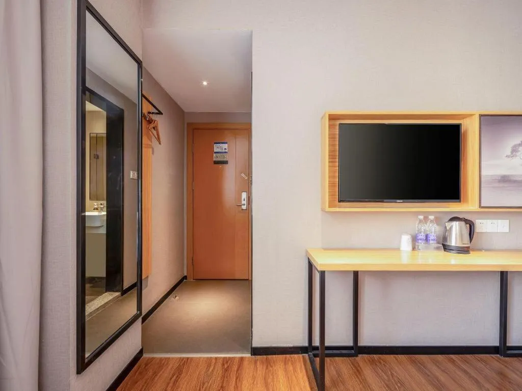 JTOUR Inn Guigang Life Port High-speed Railway Station