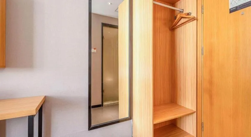 JTOUR Inn Guigang Life Port High-speed Railway Station