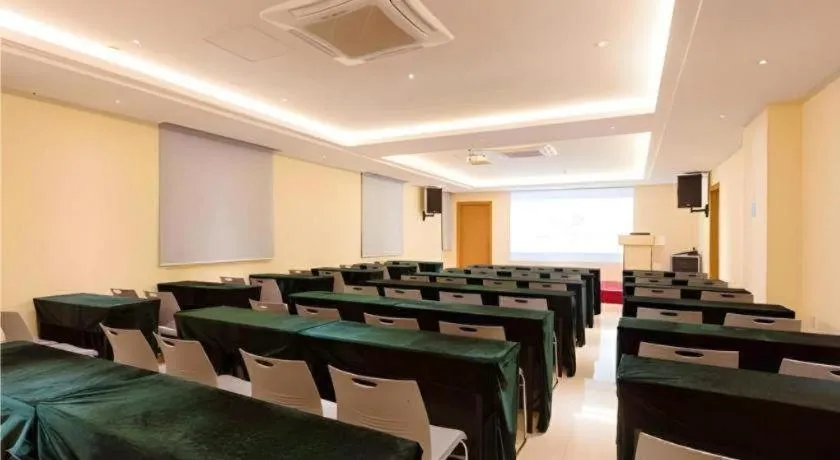 JTOUR Inn Guigang Life Port High-speed Railway Station