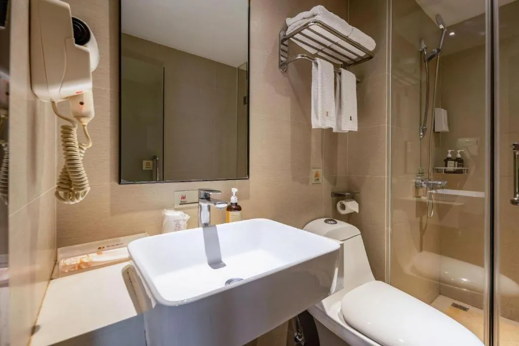 JTOUR Inn Guigang Life Port High-speed Railway Station