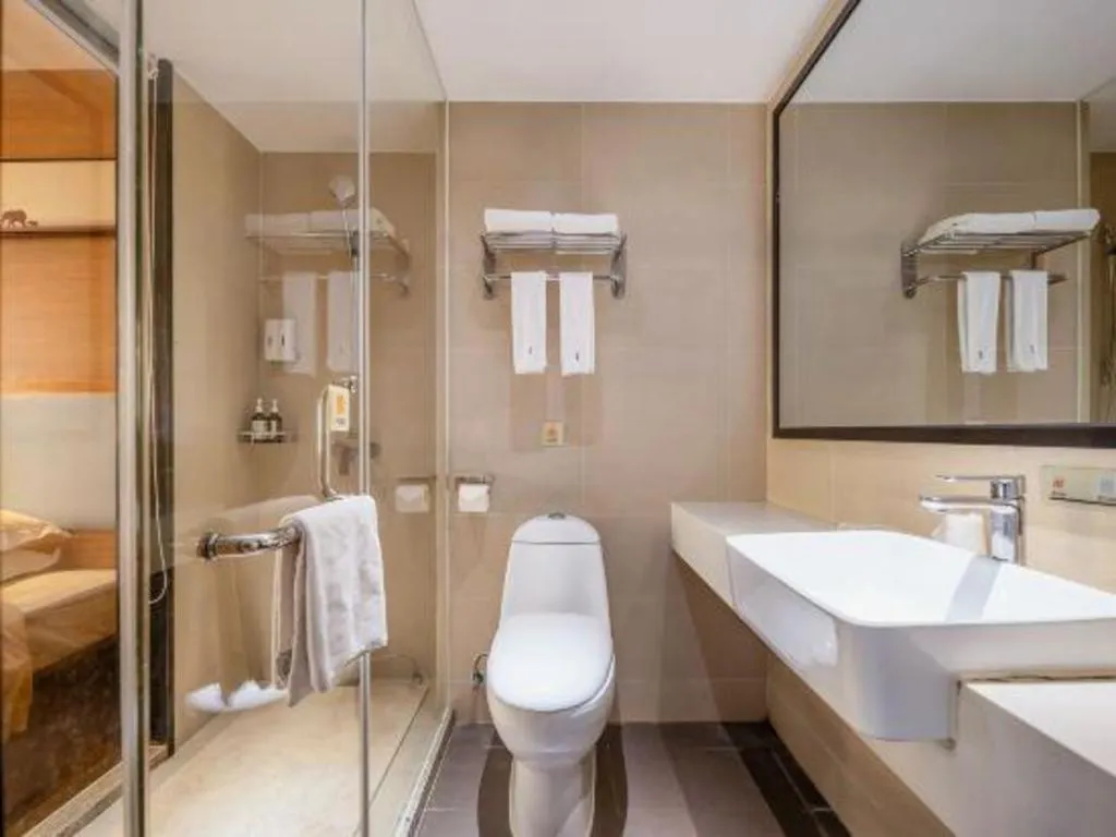 JTOUR Inn Guigang Life Port High-speed Railway Station