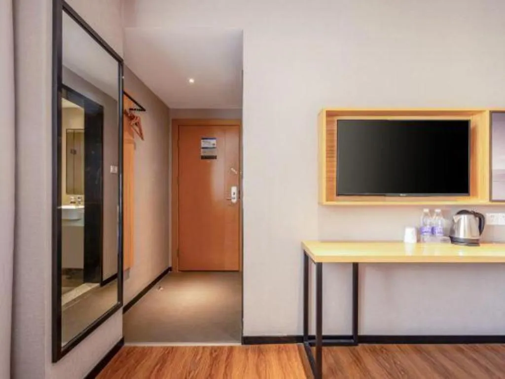 JTOUR Inn Guigang Life Port High-speed Railway Station