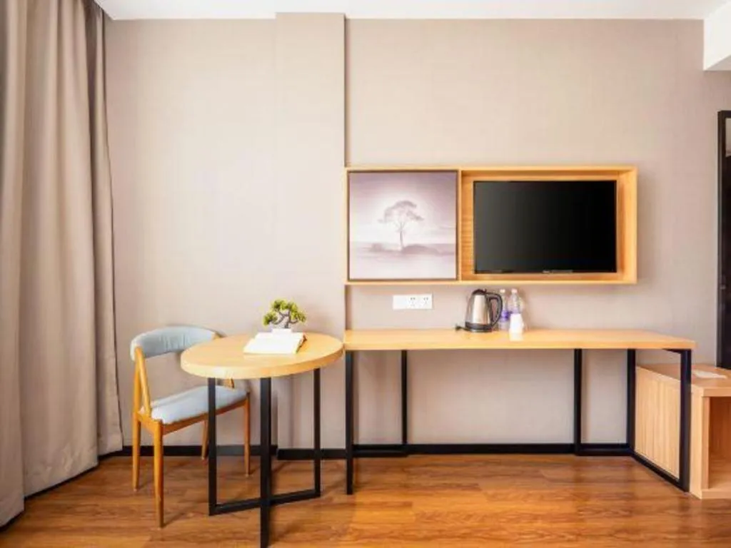 JTOUR Inn Guigang Life Port High-speed Railway Station