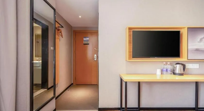 JTOUR Inn Guigang Life Port High-speed Railway Station