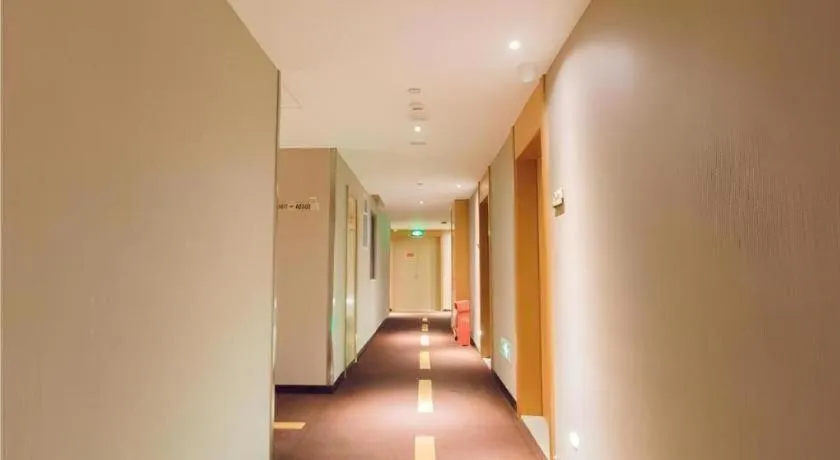 JTOUR Inn Guigang Life Port High-speed Railway Station