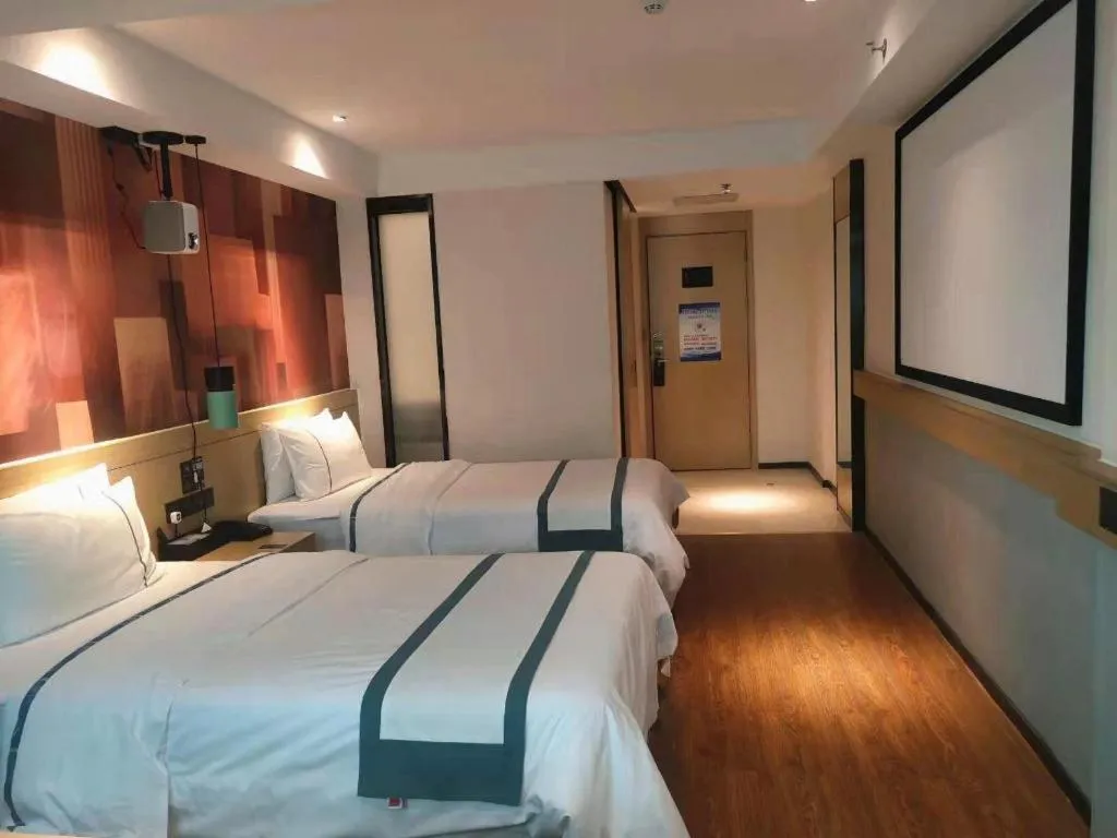 Bed in City Comfort Inn Guangzhou Southern Hospital Tonghe Metro Station