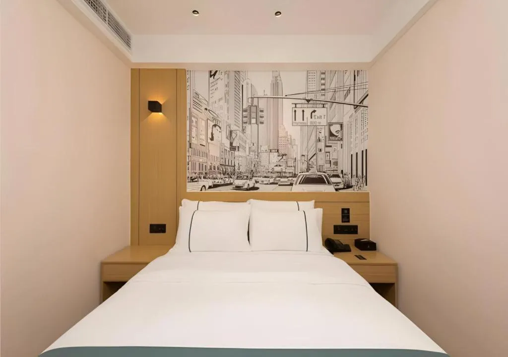 Bed in City Comfort Inn Guangzhou Southern Hospital Tonghe Metro Station