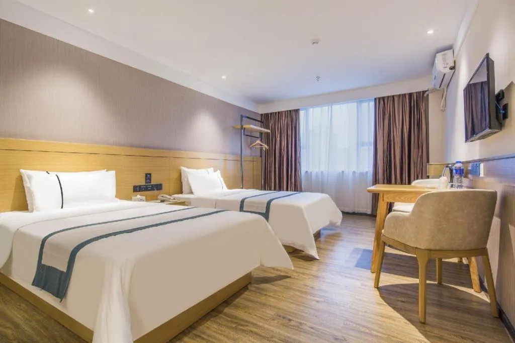 Bed in City Comfort Inn Guangzhou Jiahe Wanggang Metro Station Police Academy Changhong