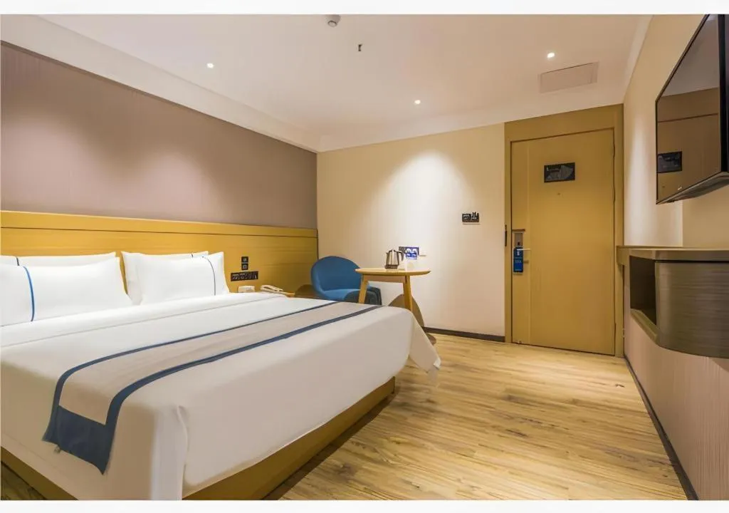 Bed in City Comfort Inn Guangzhou Jiahe Wanggang Metro Station Police Academy Changhong