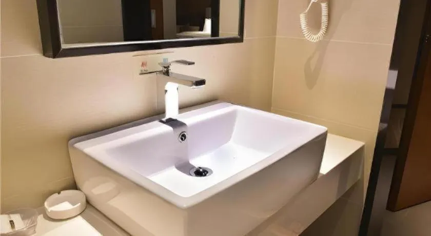 Jtour Inn Xianning Chongyang Taoxi Avenue