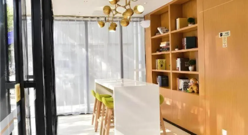 Jtour Inn Xianning Chongyang Taoxi Avenue