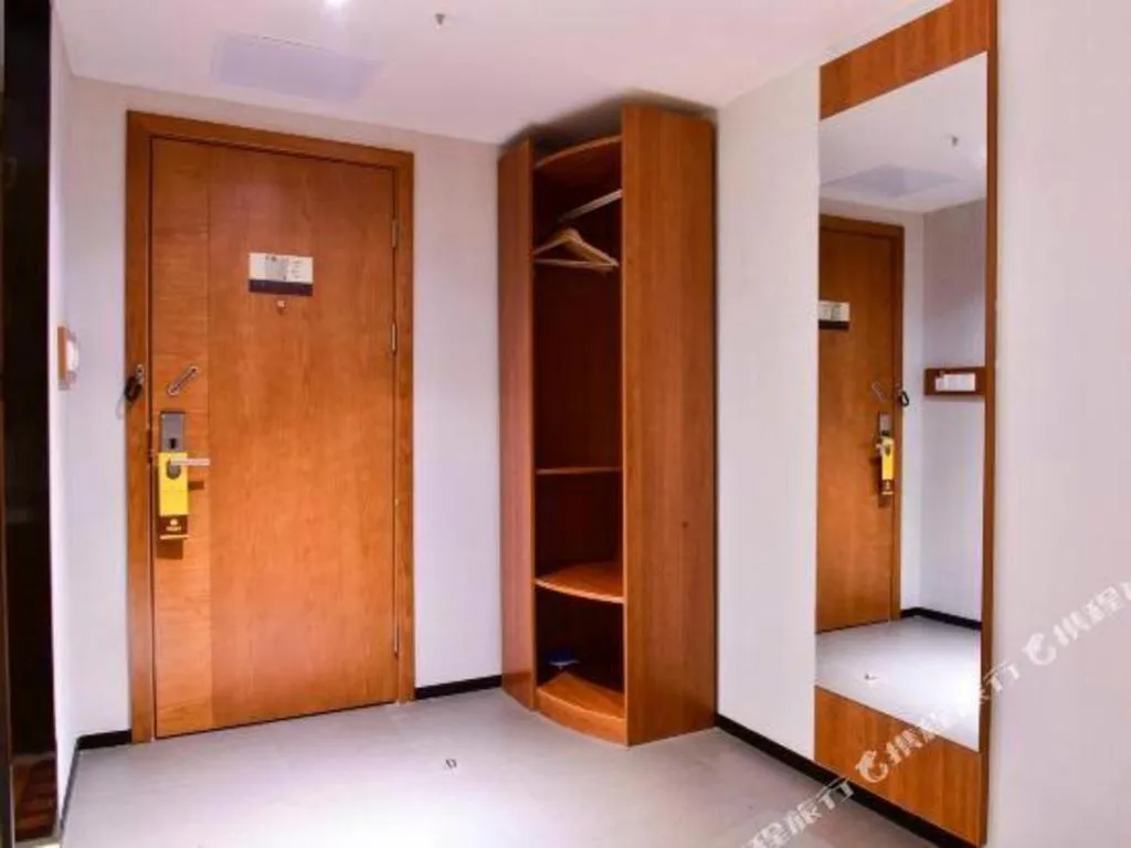 Jtour Inn Xianning Chongyang Taoxi Avenue