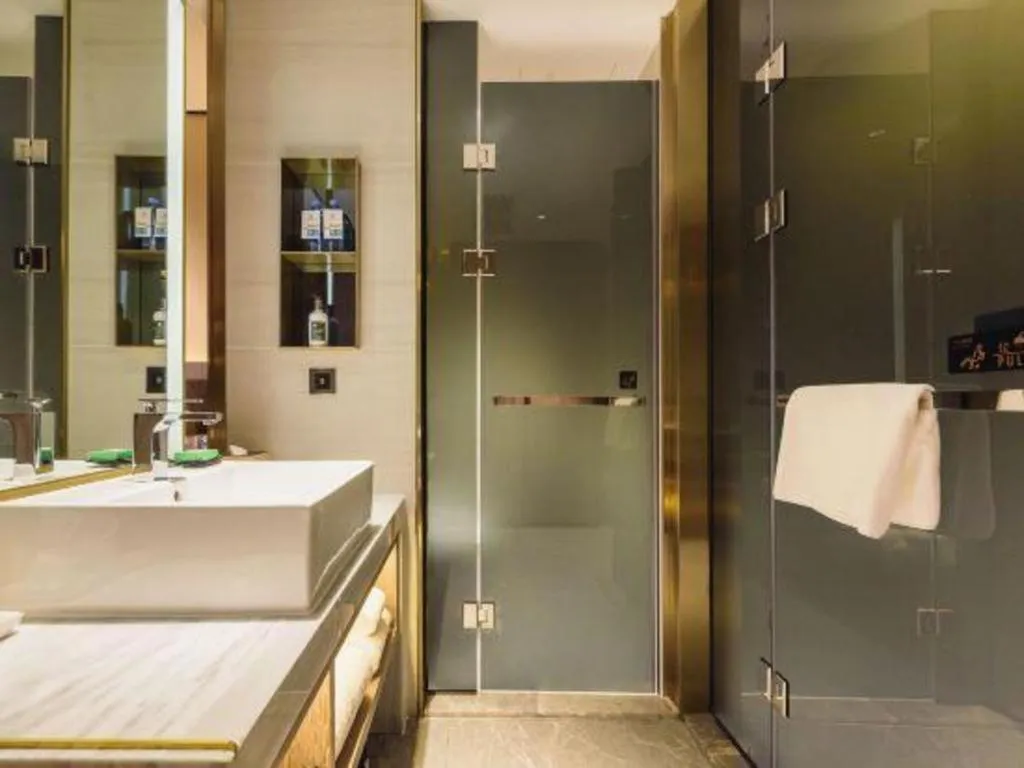 Echarm Plus Hotel Changsha High-speed Railway South Station Desiqin