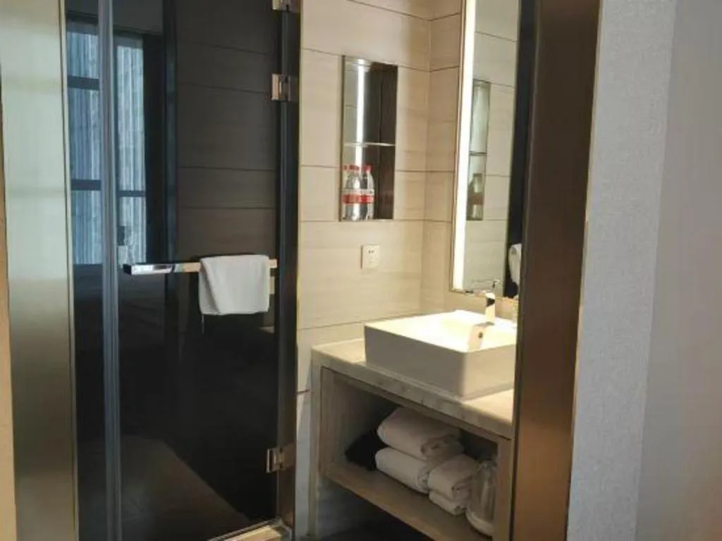 Echarm Plus Hotel Changsha High-speed Railway South Station Desiqin