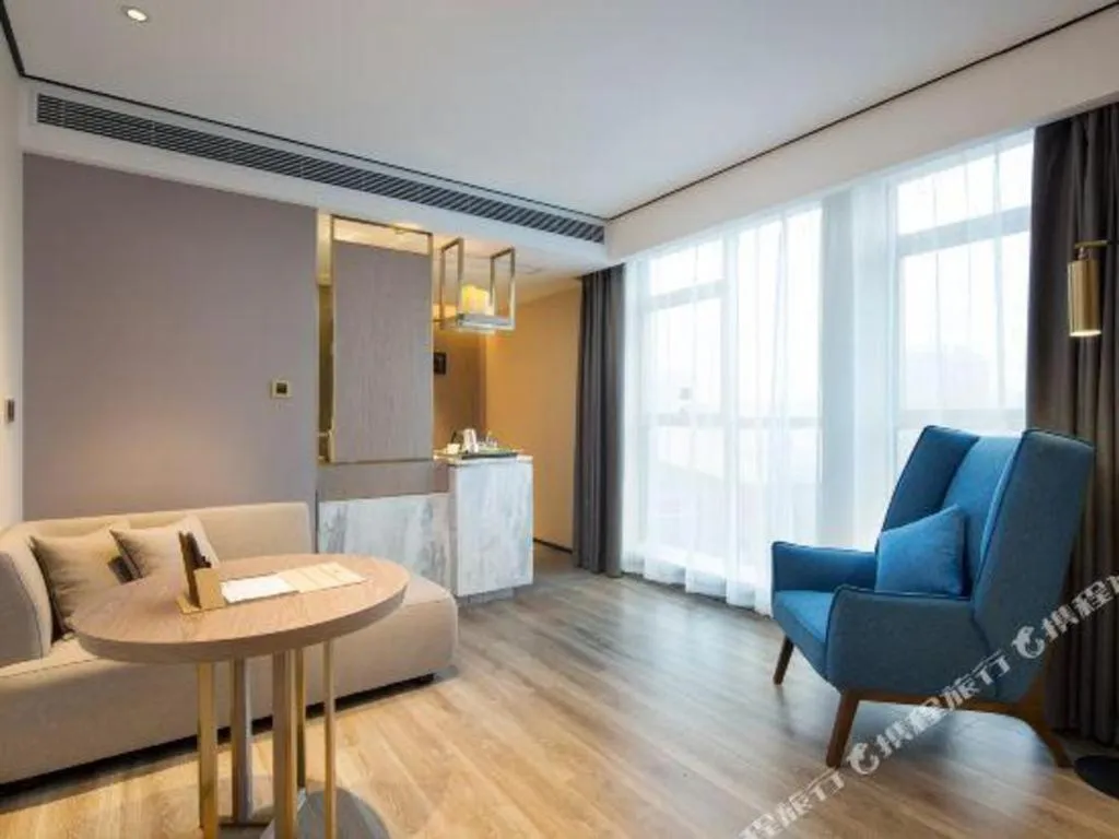 Echarm Plus Hotel Changsha High-speed Railway South Station Desiqin