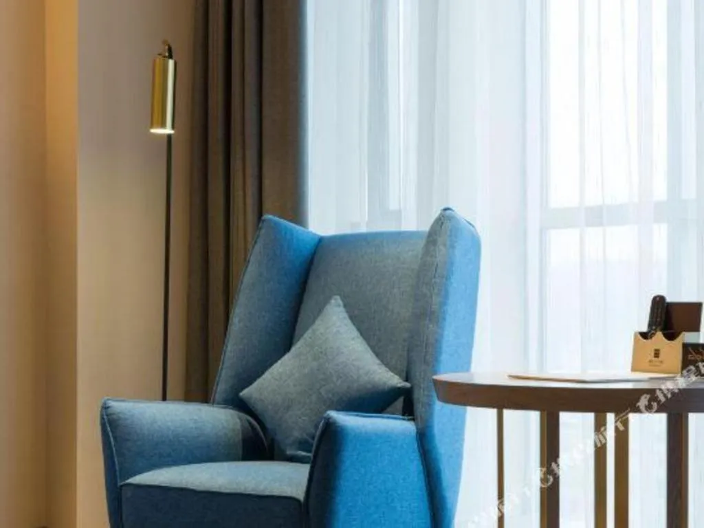 Echarm Plus Hotel Changsha High-speed Railway South Station Desiqin