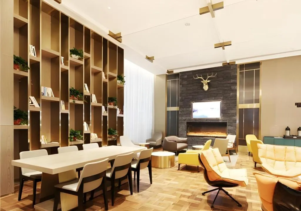 Echarm Plus Hotel Changsha High-speed Railway South Station Desiqin