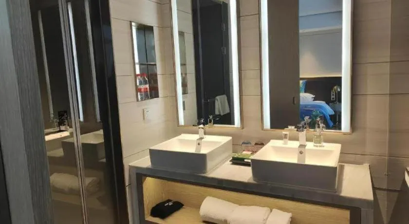 Echarm Plus Hotel Changsha High-speed Railway South Station Desiqin