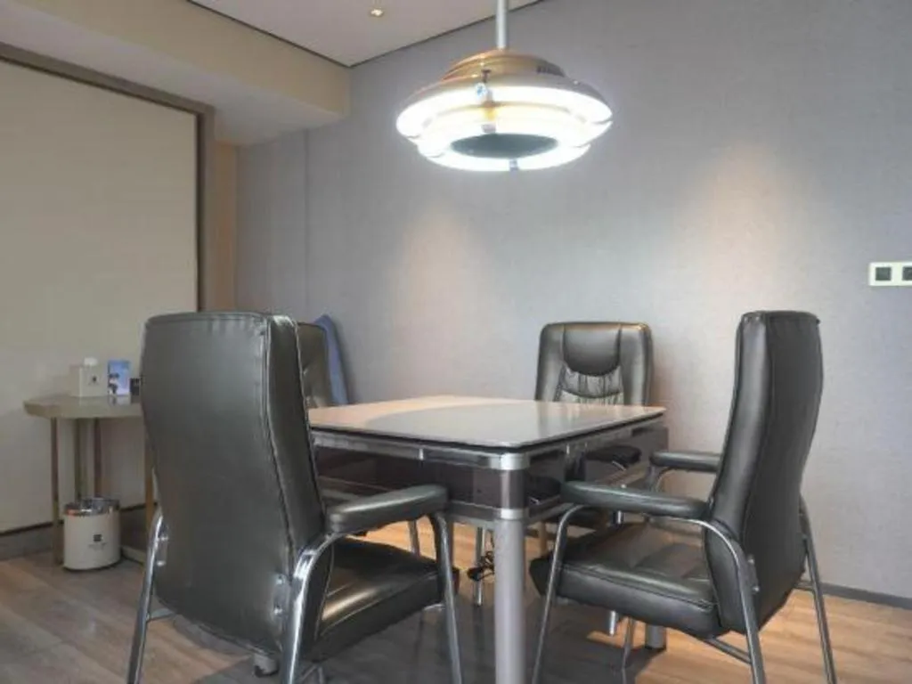 Echarm Plus Hotel Changsha High-speed Railway South Station Desiqin