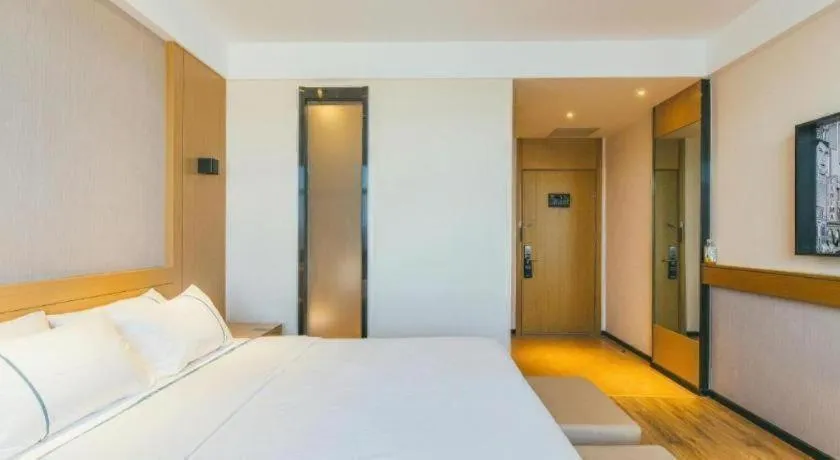 Bed in City Comfort Inn Wuhan Hongshan District Baishazhou Huangjiahu University Town