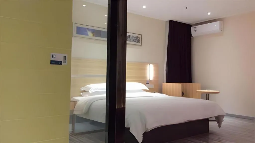 Bed in City Comfort Inn Wuhan Hongshan District Baishazhou Huangjiahu University Town