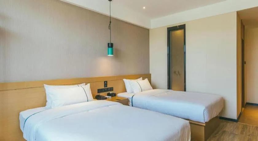 Bed in City Comfort Inn Wuhan Hongshan District Baishazhou Huangjiahu University Town