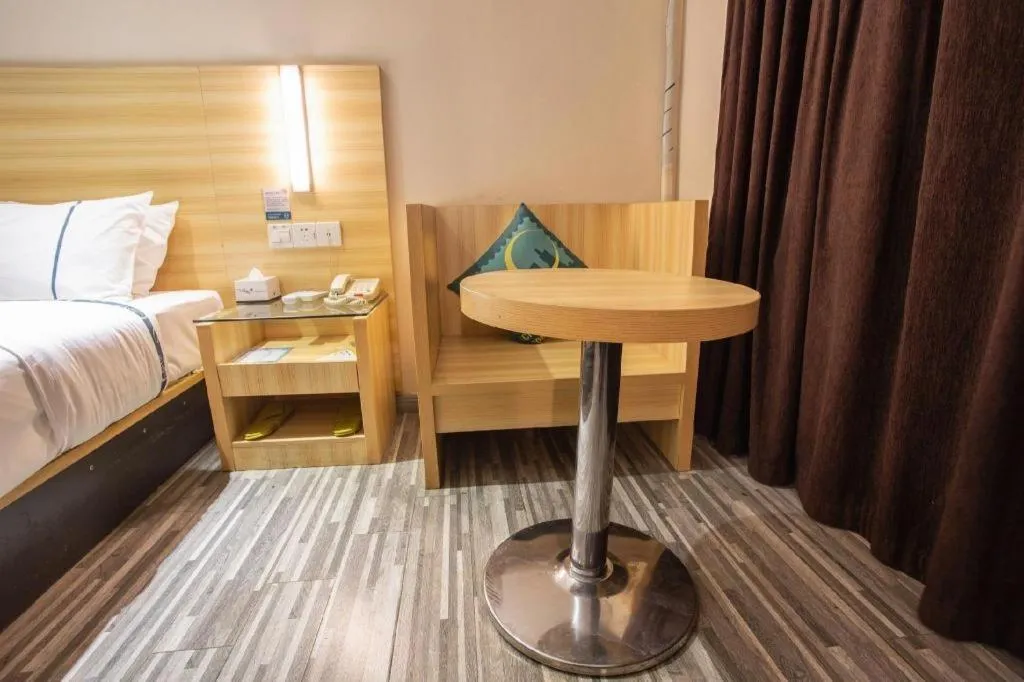 Bed in City Comfort Inn Wuhan Hongshan District Baishazhou Huangjiahu University Town