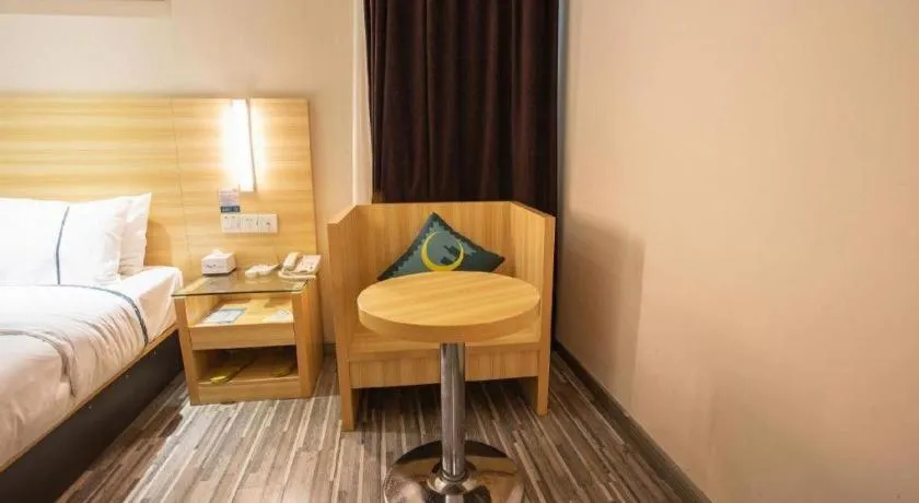 Bed in City Comfort Inn Wuhan Hongshan District Baishazhou Huangjiahu University Town