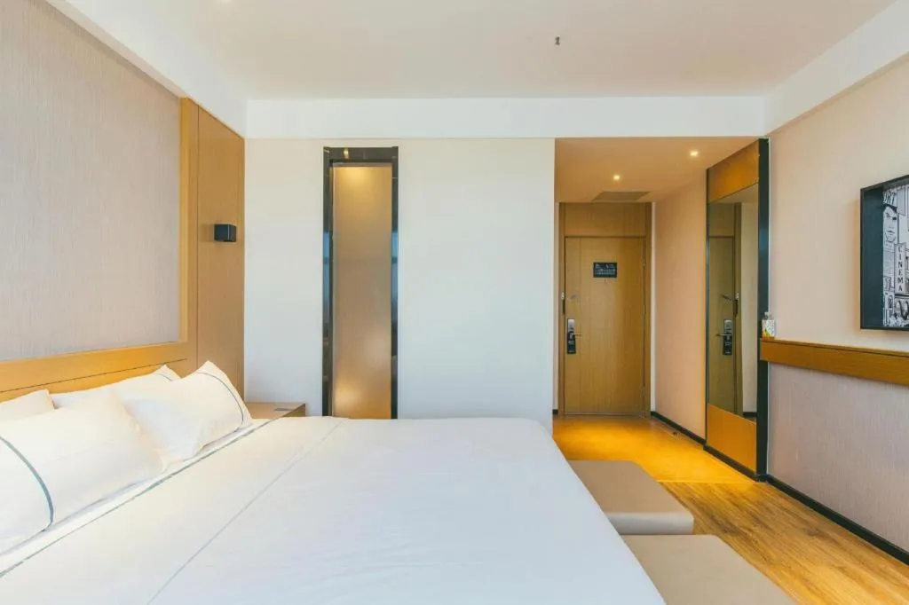 Bed in City Comfort Inn Wuhan Hongshan District Baishazhou Huangjiahu University Town