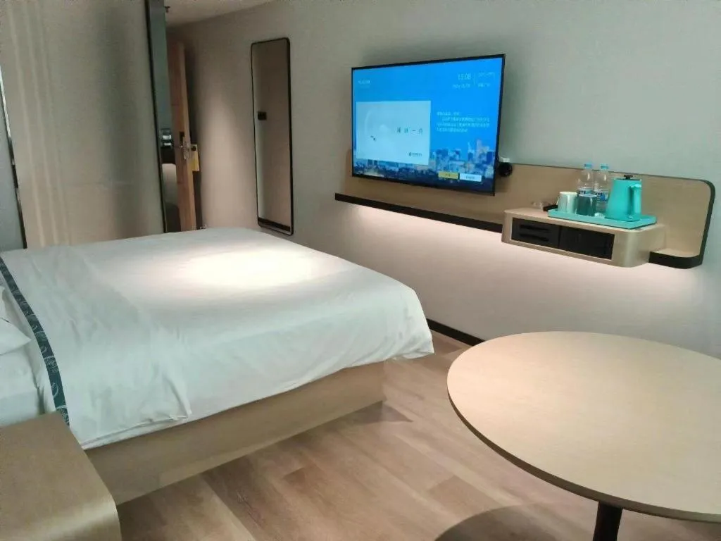 Bed in City Comfort Inn Guangzhou Dashi Metro Station Zoo Main Branch