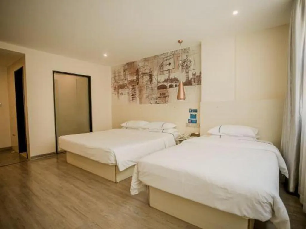 Bed in City Comfort Inn Guangzhou Dashi Metro Station Zoo Main Branch