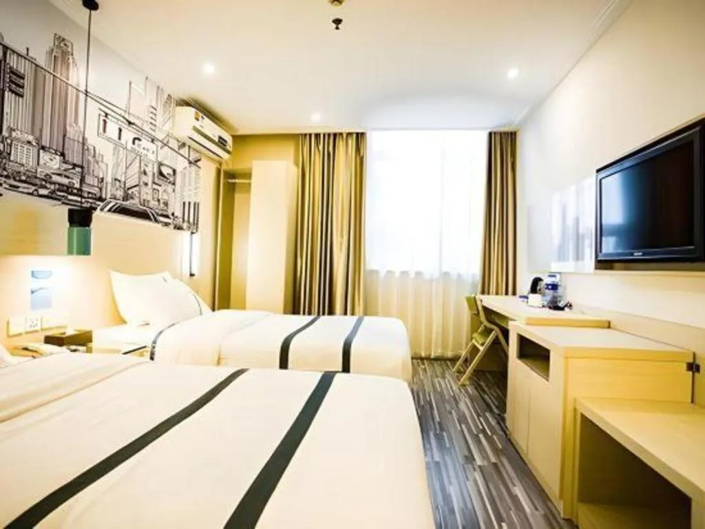 Bed in City Comfort Inn Guangzhou Dashi Metro Station Zoo Main Branch