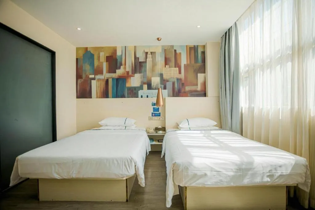 Bed in City Comfort Inn Guangzhou Dashi Metro Station Zoo Main Branch