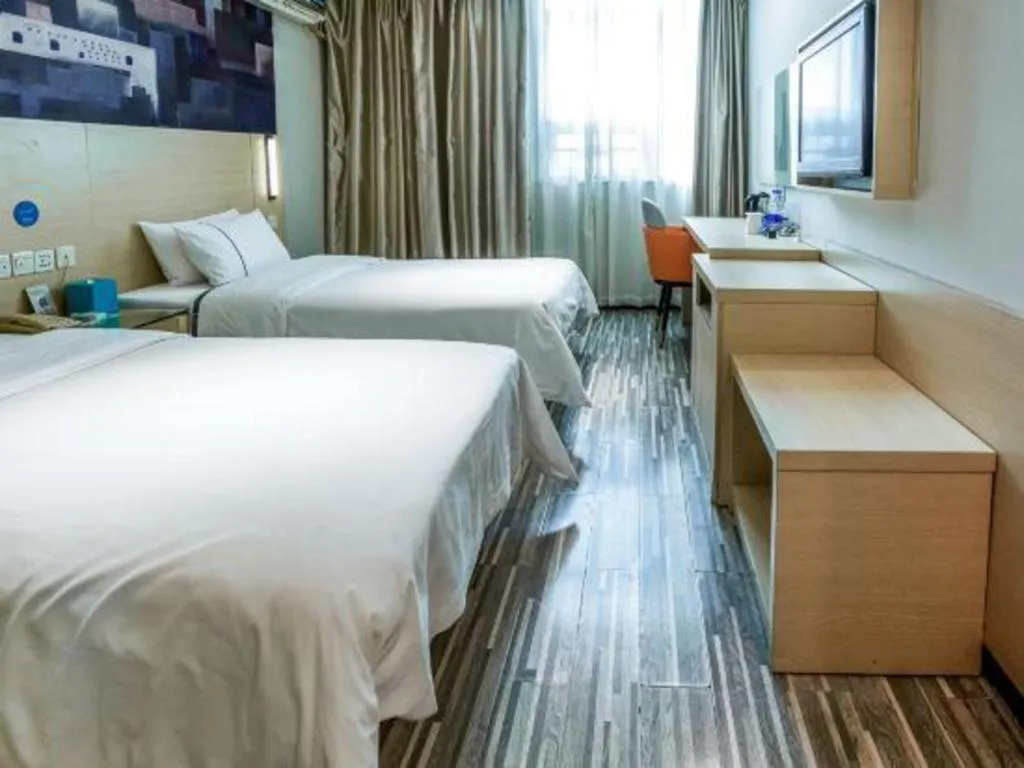 Bed in City Comfort Inn Guangzhou Dashi Metro Station Zoo Main Branch