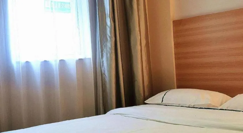 Bed in City Comfort Inn Guangzhou Dashi Metro Station Zoo Main Branch