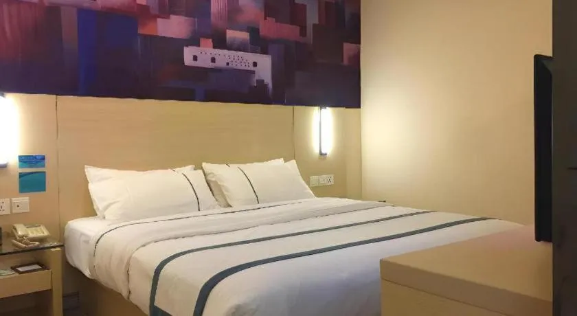 Bed in City Comfort Inn Guangzhou Dashi Metro Station Zoo Main Branch