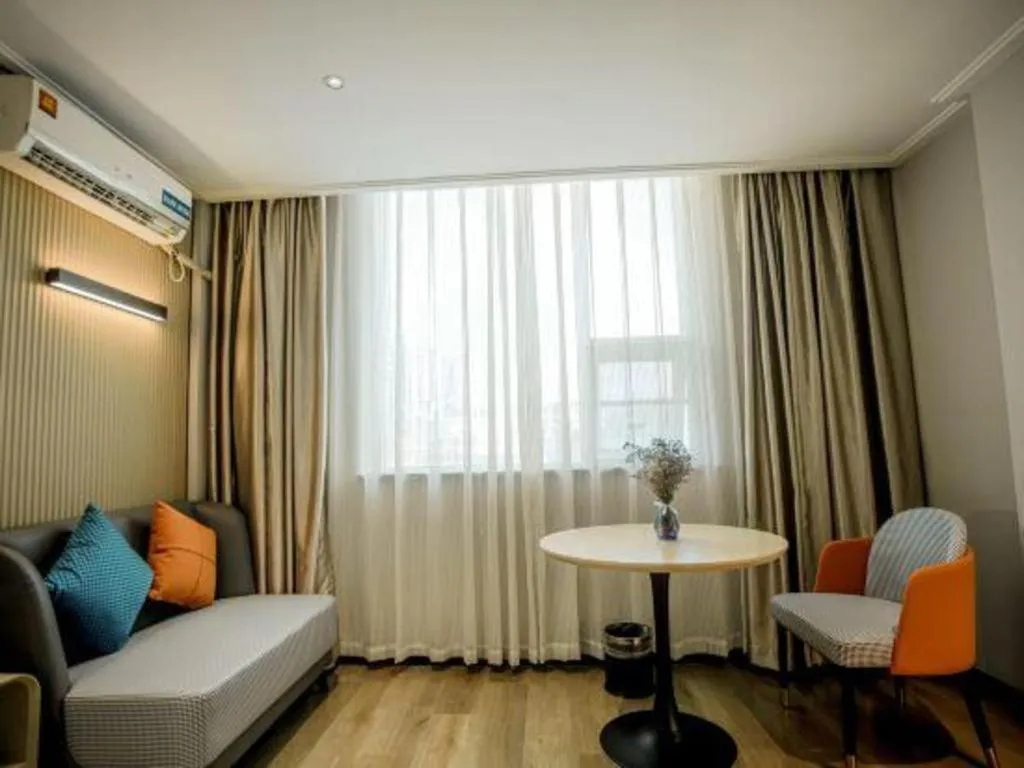 Bed in City Comfort Inn Guangzhou Dashi Metro Station Zoo Main Branch