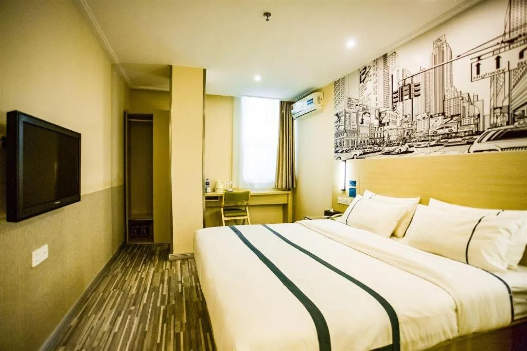 Bed in City Comfort Inn Guangzhou Dashi Metro Station Zoo Main Branch