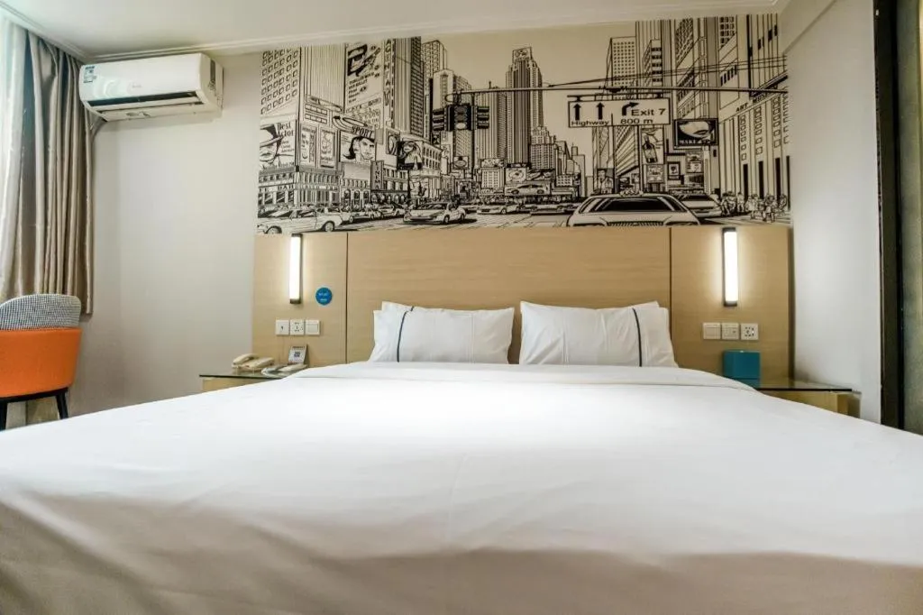 Bed in City Comfort Inn Guangzhou Dashi Metro Station Zoo Main Branch